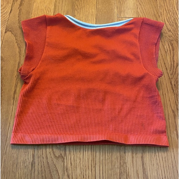 out from under urban top - Picture 2 of 2